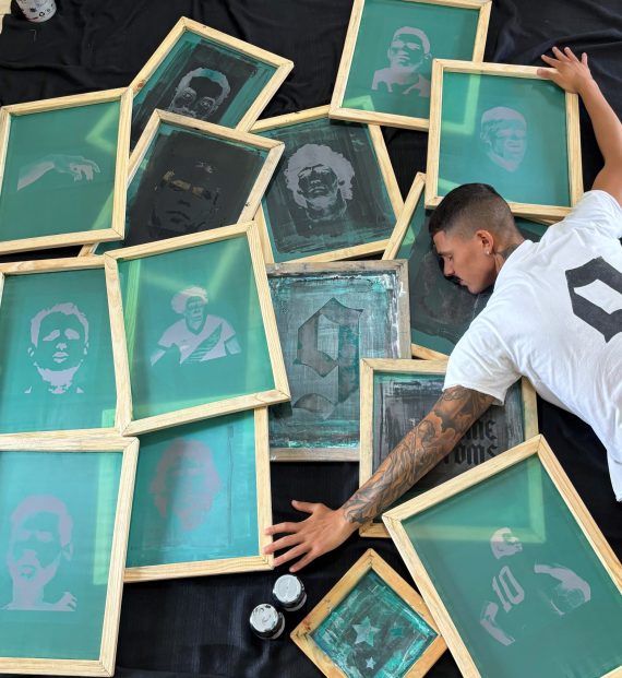 The Nine Customs: jovem de São José faz arte personalizando camisetas de time
