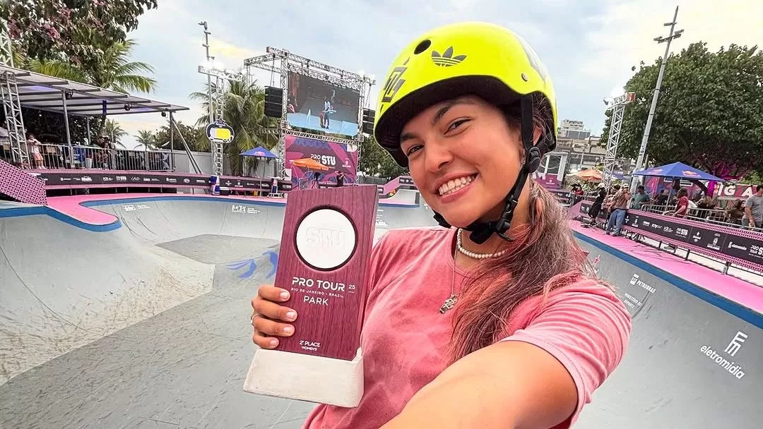 Raicca Ventura, campeã mundial de skate park, dá um rolé por pistas do Vale
