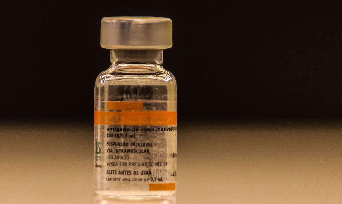 Anvisa avalia novo pedido de uso da vacina CoronaVac em crianças