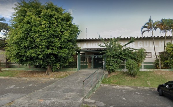 Adolescente é ferido com canivete durante briga em porta de escola em Taubaté