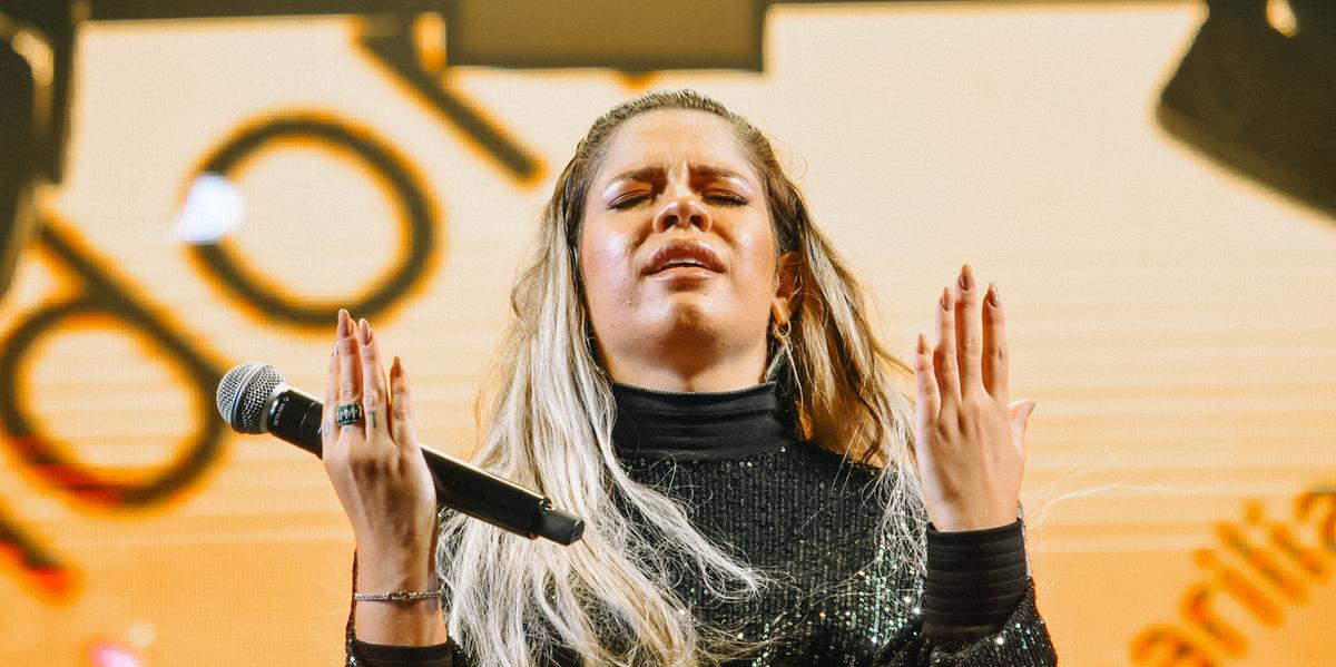 Foto de Marília Mendonça, feita por joseense, viraliza e é publicada em veículos de notícias fora do país