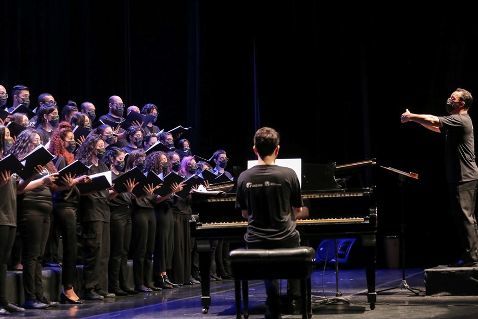 Coro Jovem se apresenta na reabertura da Capela do Vicentina Aranha