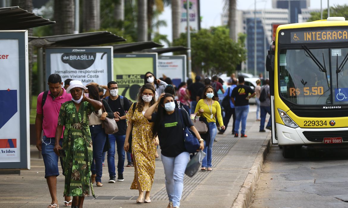 Brasil registra 6,8 mil novos casos e 86 óbitos por Covid-19 em 24h
