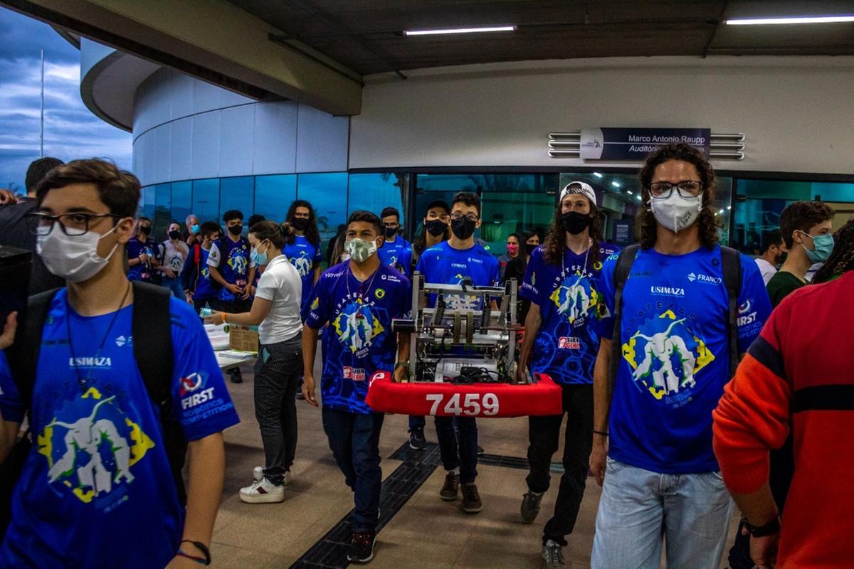Equipe da região são premiadas em competição de robótica nacional