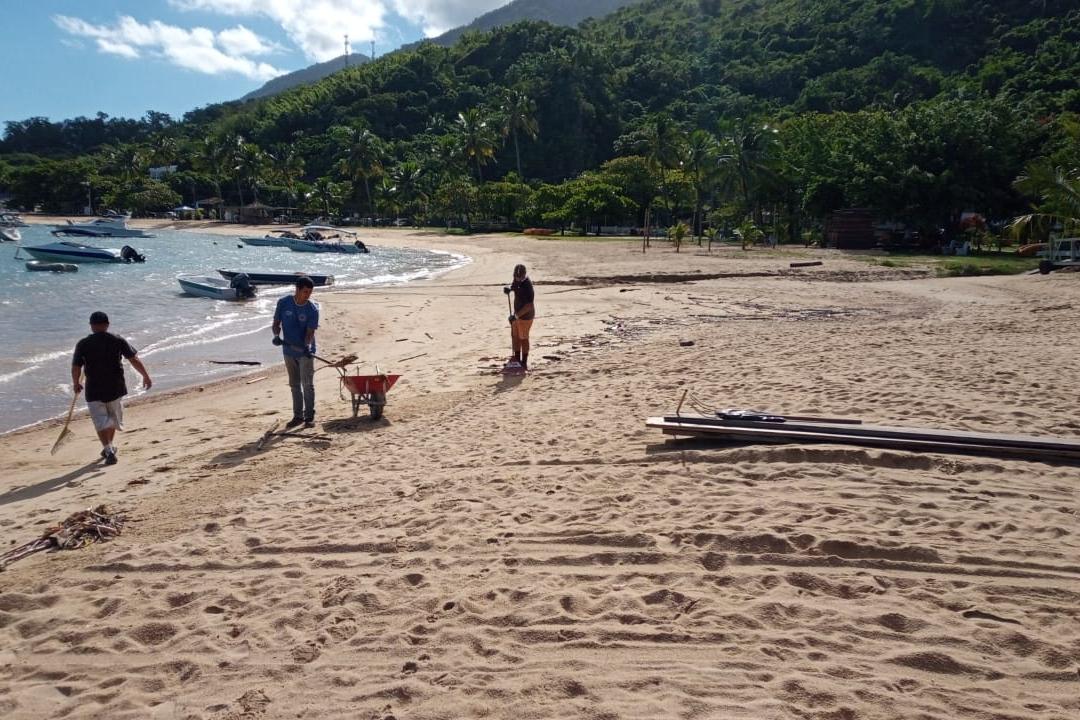 Ilhabela reforça limpeza em praias onde haverá queima de fogos no dia 1° de janeiro