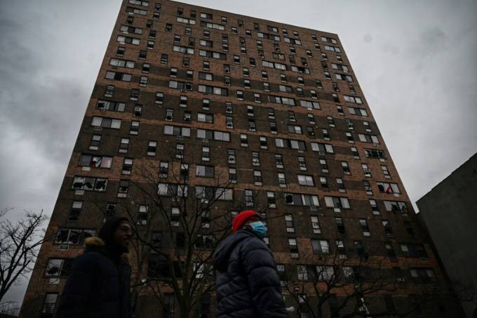 Incêndio em Nova York deixa 19 mortos, nove deles crianças