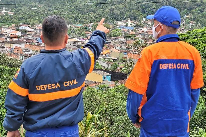 Defesa Civil em trabalho no Litoral Norte