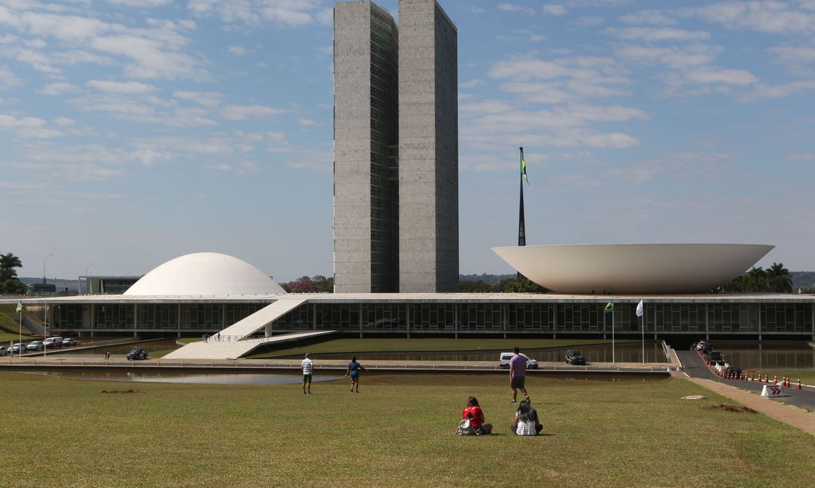 Fachada da sede do Governo Federal, ilustrando matéria sobre a participação feminina em cargos oficiais.