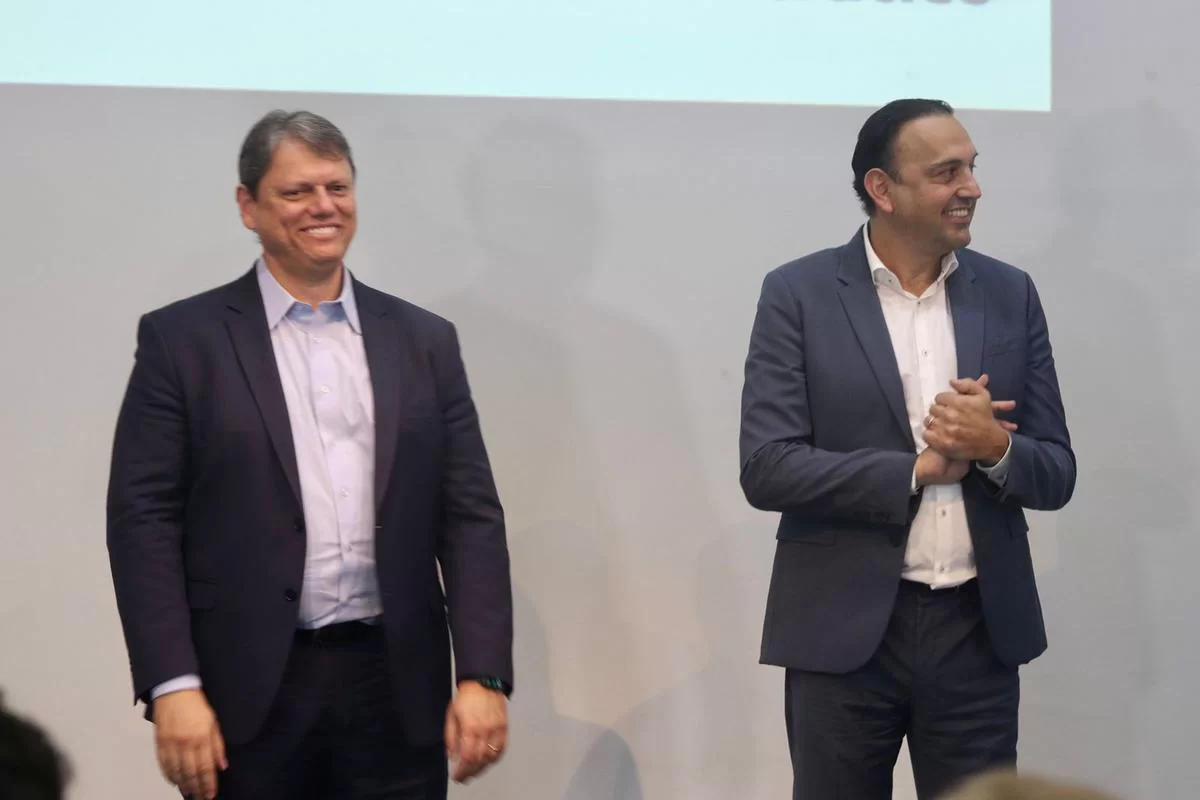 Tarcísio de Freitas e Felicio Ramuth durante evento político do PSD