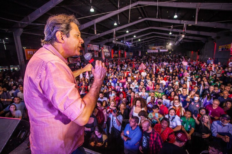 Fernando Haddad durante convenção do PT em São Paulo