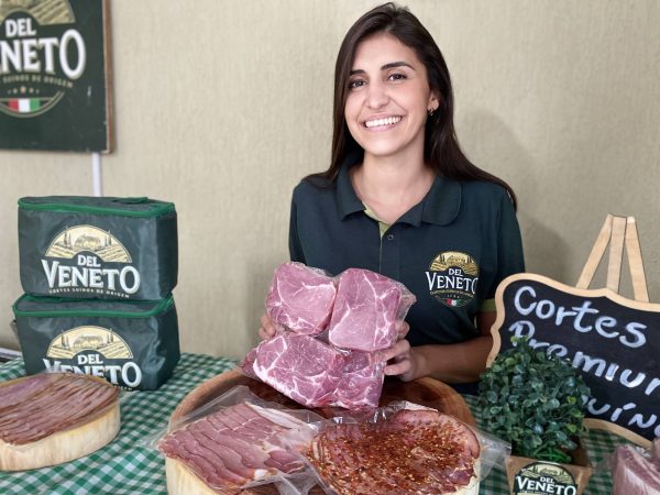 Flávia Brunelli, proprietária da Del Veneto, de São José dos Campos.