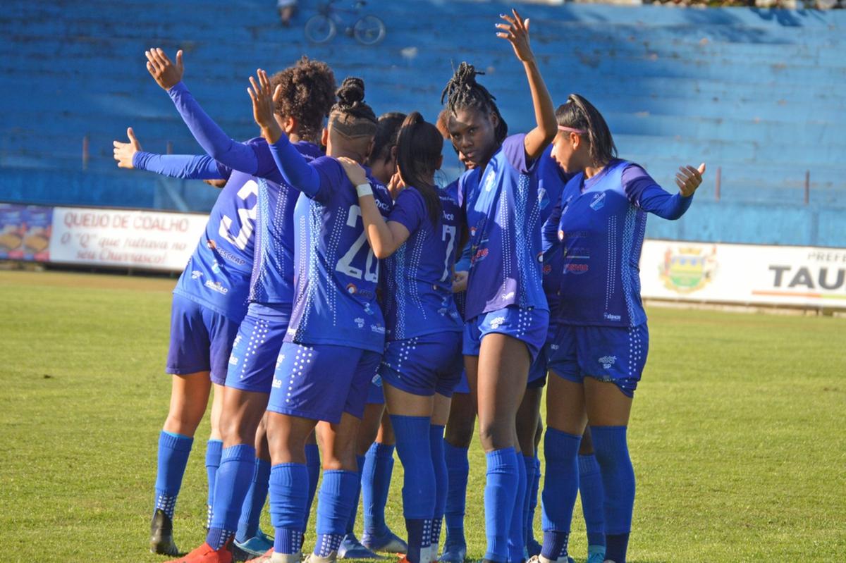 Jogadoras do AD Taubaté se preparam para a estreia no Paulista Feminino 2022