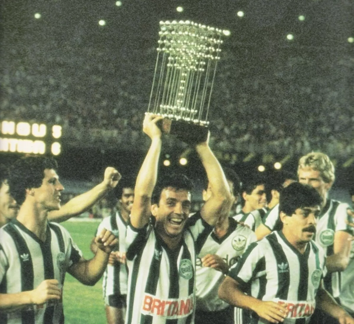 Jogadores do Coritiba na conquista do Brasileirão de 1985