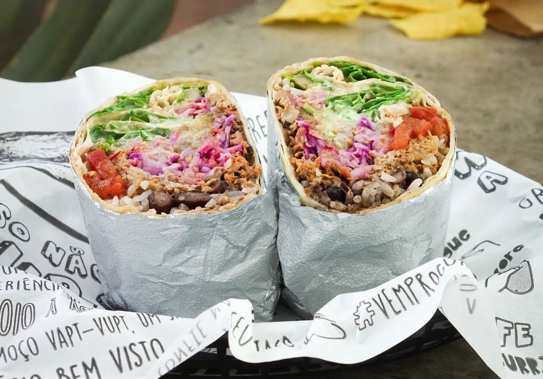Burrito preparado pela GUA.CO, localizado dentro da ZKitchen SJC.