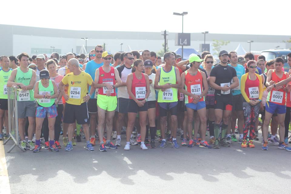 Corredores durante o “Circuito Corre Taubaté”