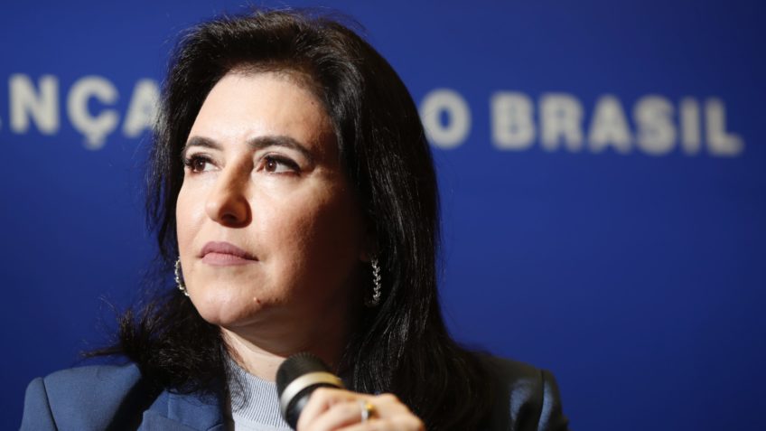 Simone Tebet, que visita a cidade de São José dos Campos nesta terça-feira, em proinunciamento.