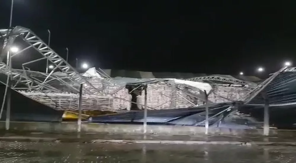 Ventos no Litoral Norte causam estragos no Porto de São Sebastião