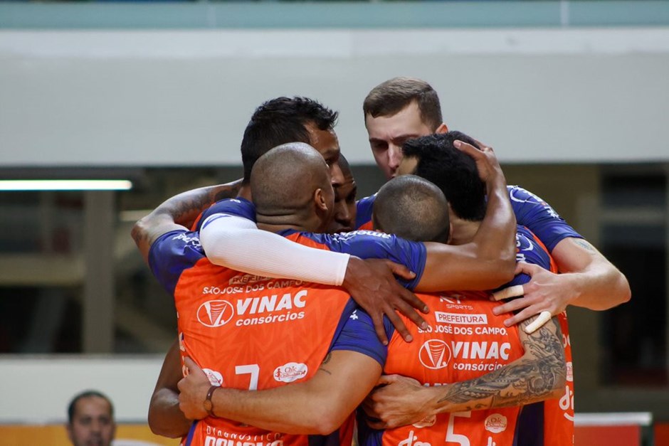 Vôlei São José teve uma grande atuação contra o Sesi na última sexta-feira (26), quando venceu por 3 sets a 0