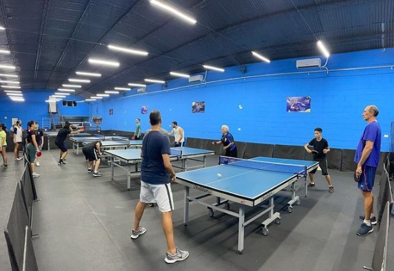 Quadra de tênis de mesa - Fonte: Instagram do Master Pong LC