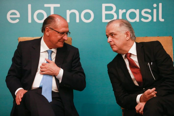 Márcio França e Geraldo Alckmin, ambos do PSB, apoiam Lula (PT) nas eleições presidenciáveis deste ano