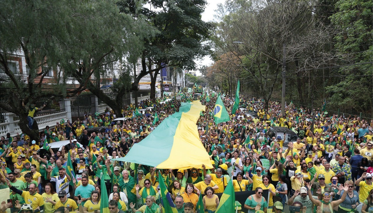 Imagem geral do ato pró-Bolsonaro em São José dos Campos