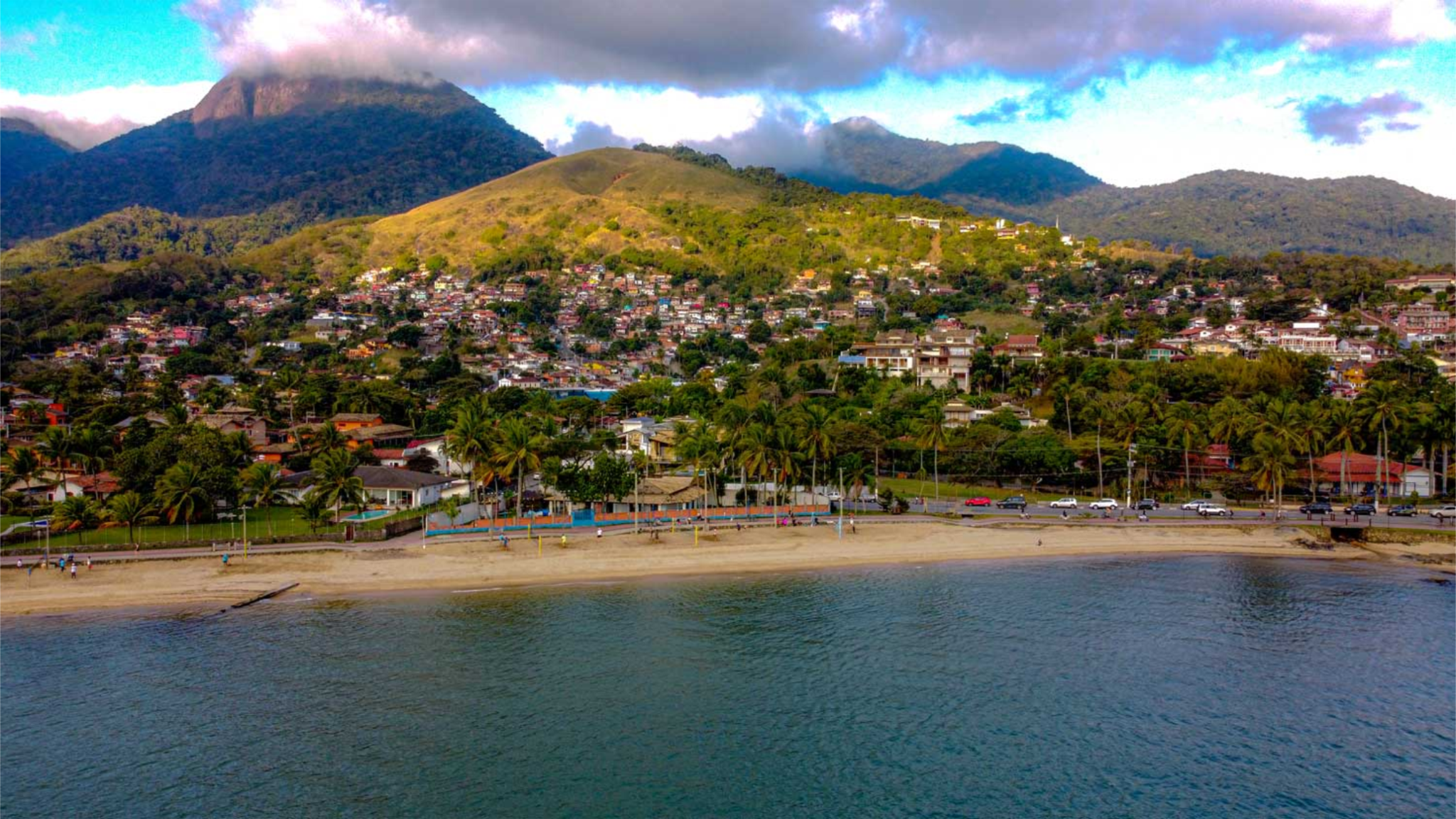 Vista da costa de Ilhabela