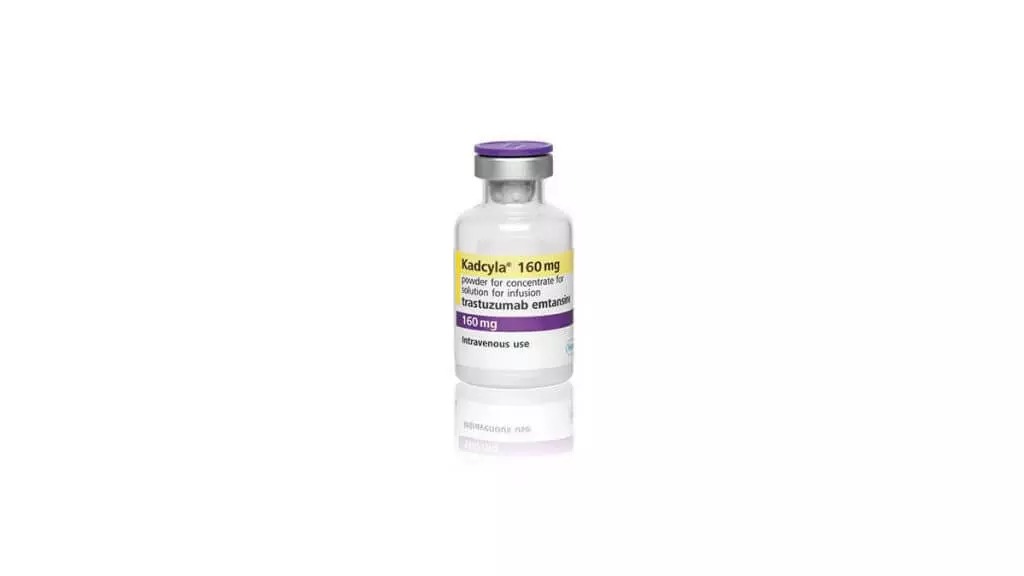 Frasco do medicamento Kadcyla (Trastuzumabe Entansina), agora disponível pelo SUS para pacientes copm câncer de mama