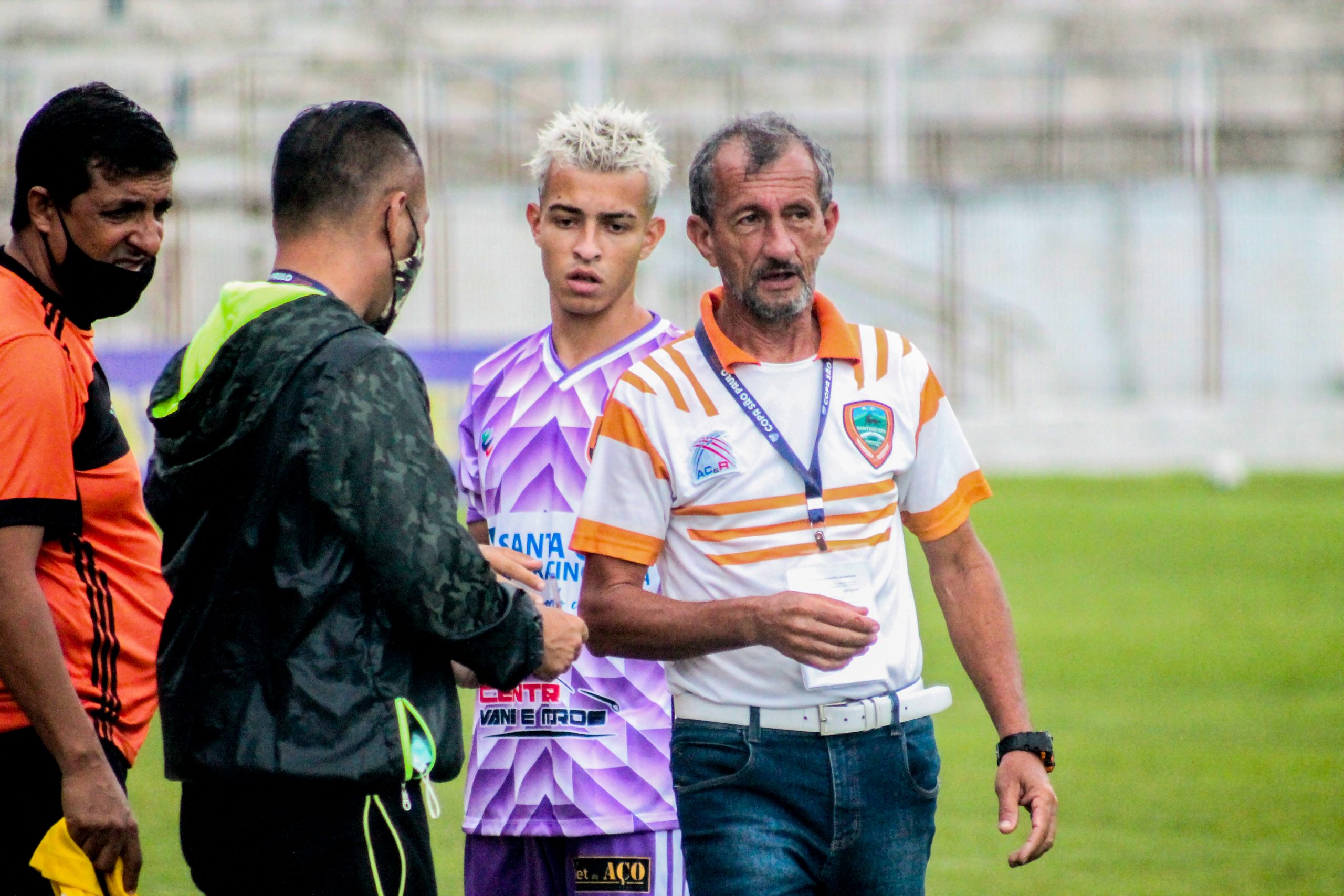 Comissão Técnica da AD Manthiqueira em ação na Copa São Paulo de Futebol Júnior 2022