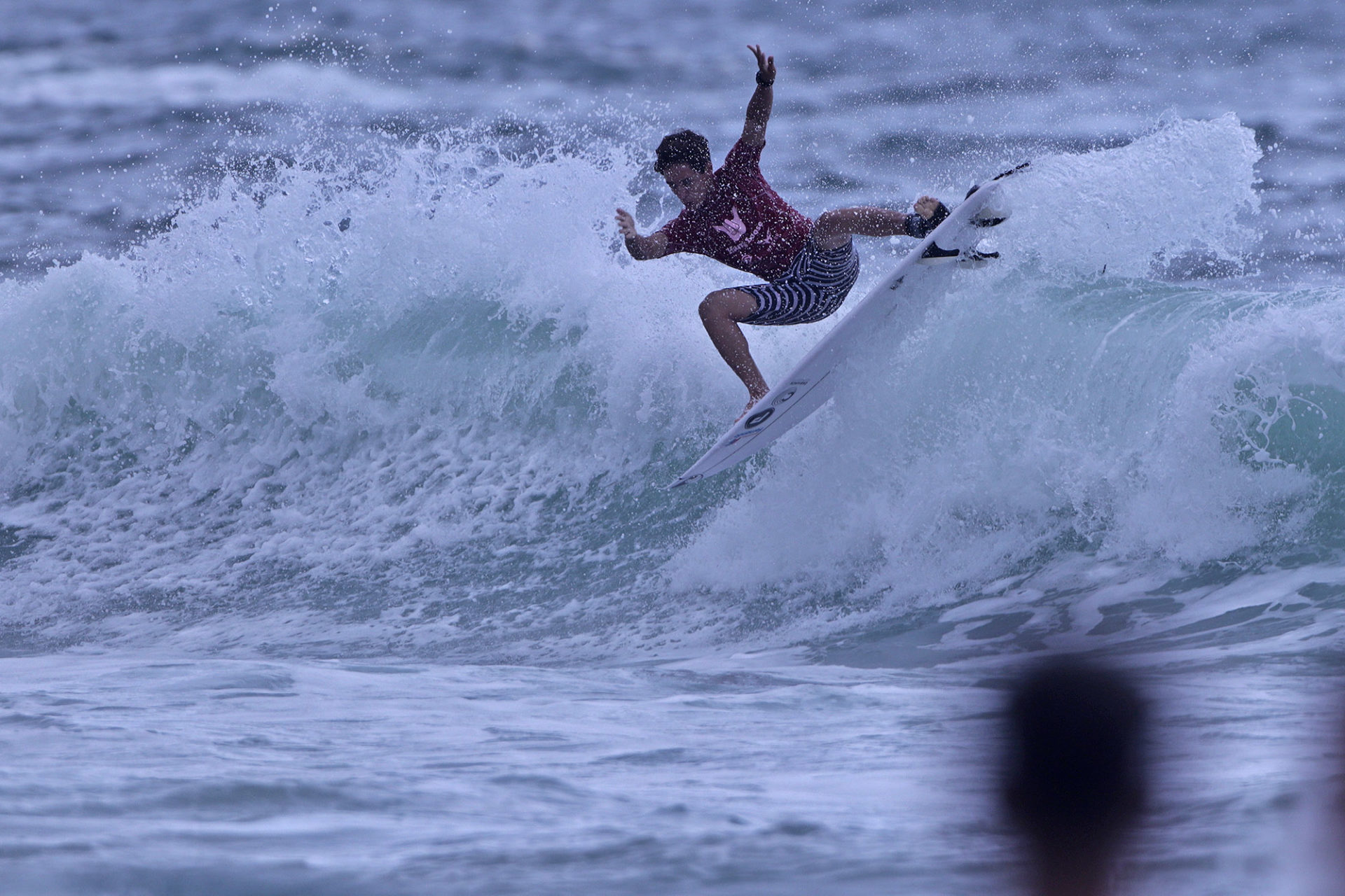 Surfista sebastianense participa do Hang Loose Surf Attack 2022