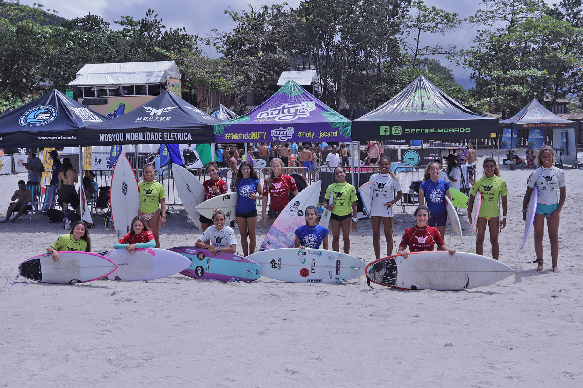 Surfistas sebastianenses participam do Hang Loose Surf Attack 2022