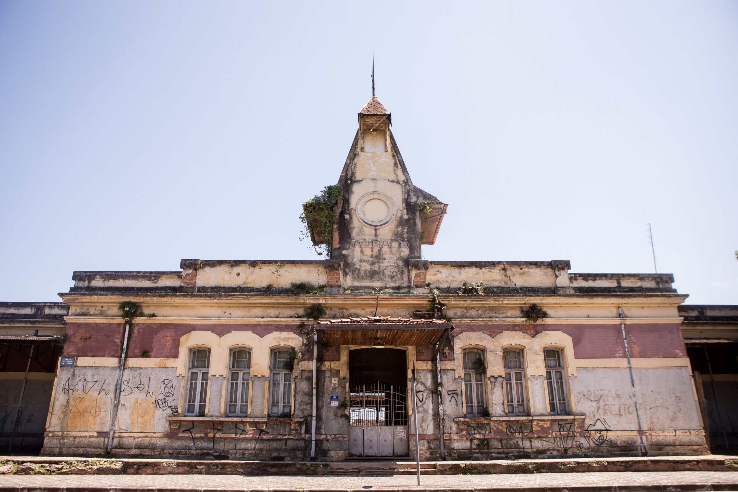 Fachada atual do Complexo Ferroviário de Taubaté
