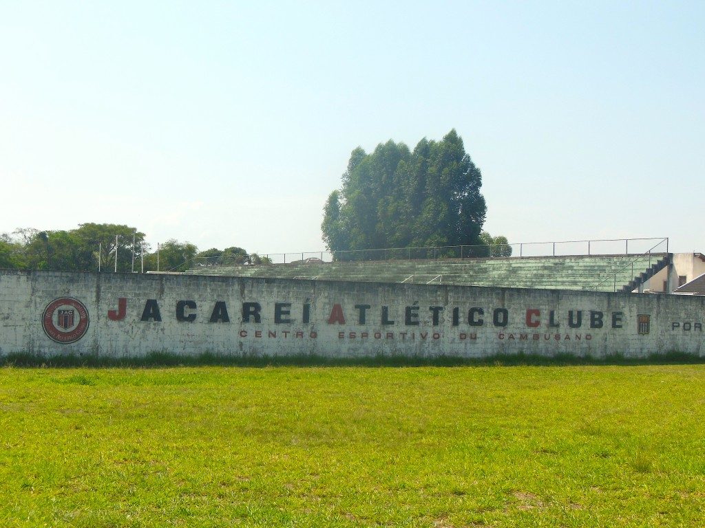 Fachada do estádio Stravos Papadopoulos, a casa do Jacareí Atlético Clube
