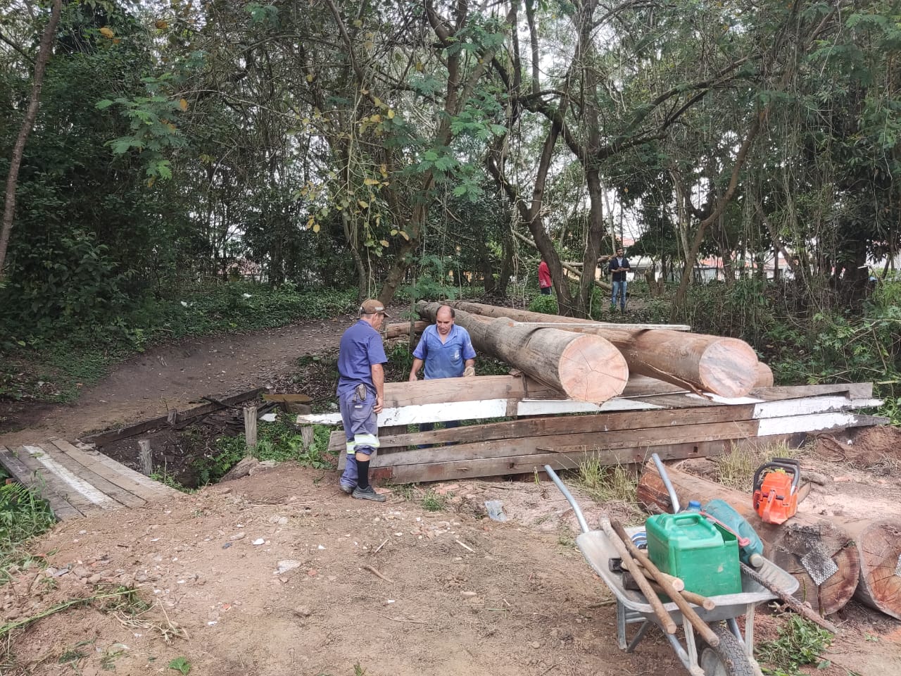 Visão geral da ponte da Estrada dos Martins, na região rural de São Francisco Xavier