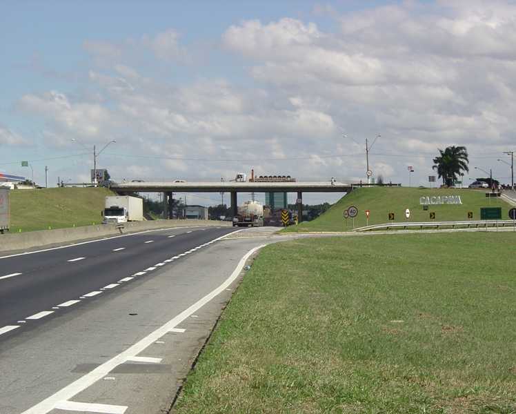 Km 121 da rodovia Presidente Dutra, em Caçapava