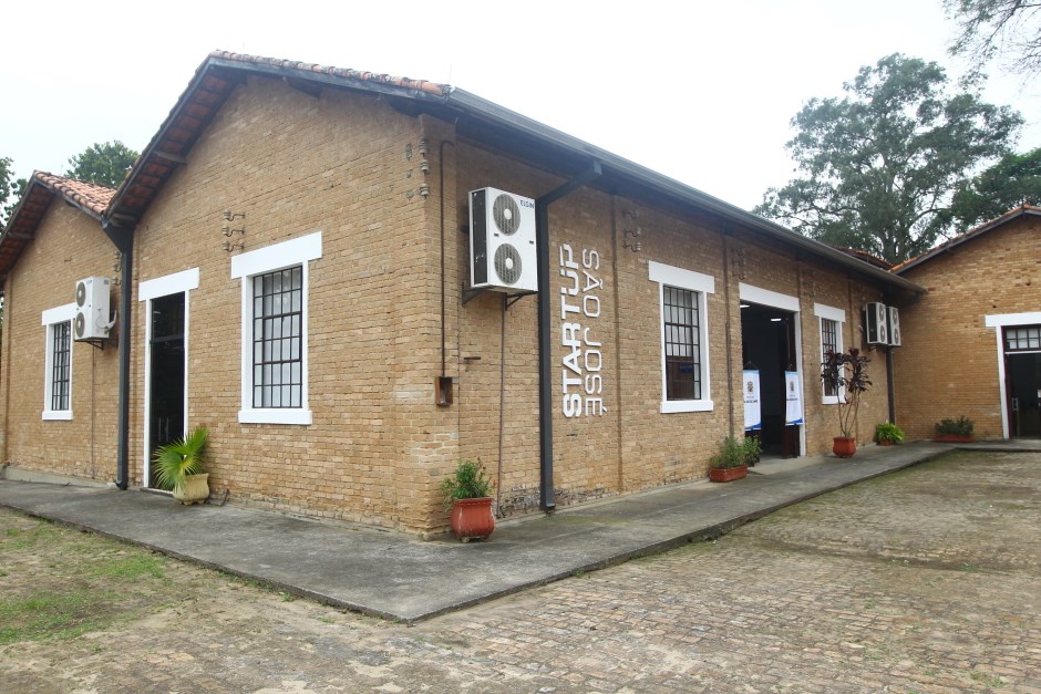 eom lab