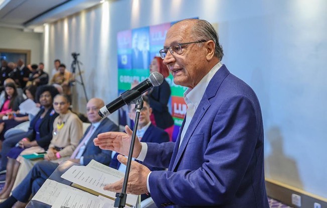 Geraldo Alckmin durante campanha eleitoral de Luiz Inácio Lula da Silva (PT)