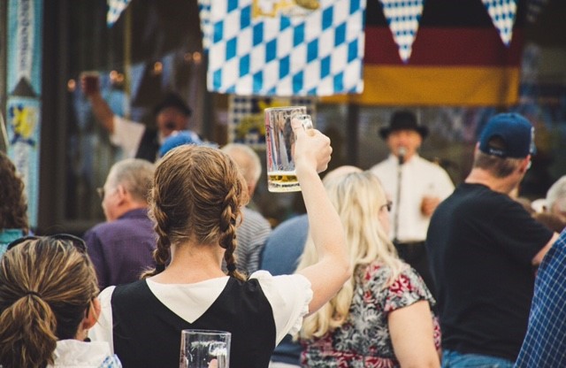 Turnê Oktober Fest, festival que comemora a diversidade gastronômica da Alemanha