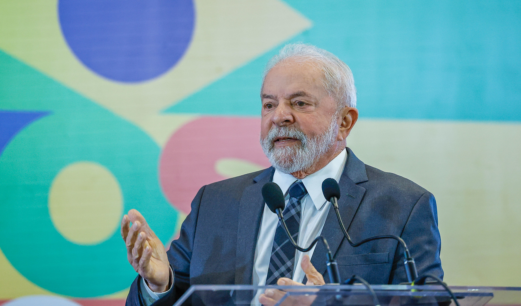 presidente lula em discurso em reunião