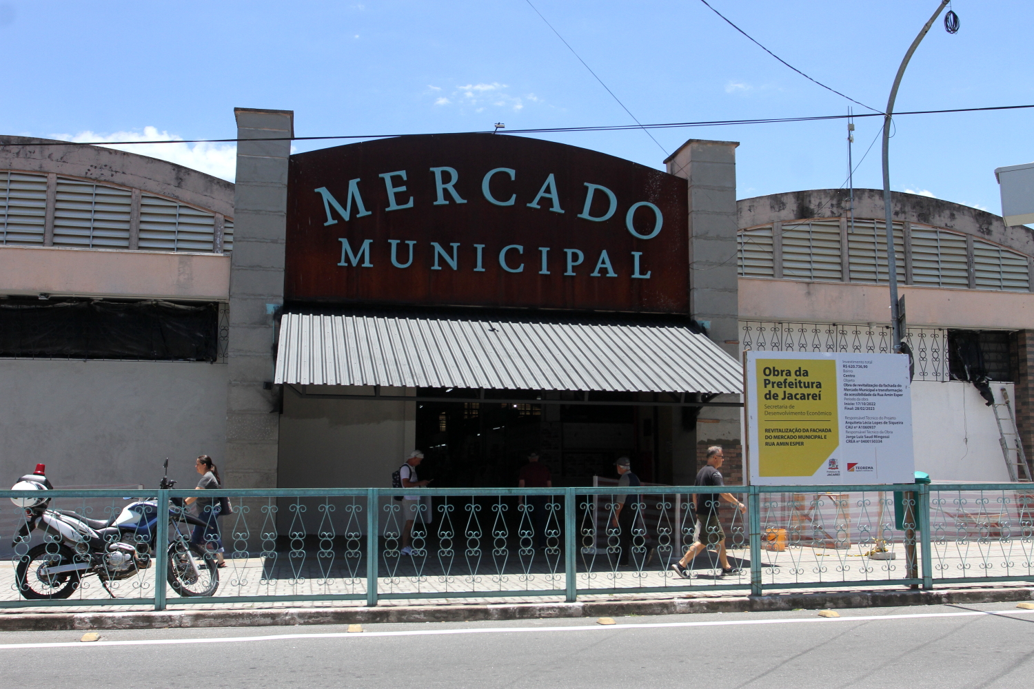 Fachada do Mercado Municipal de Jacareí em obras
