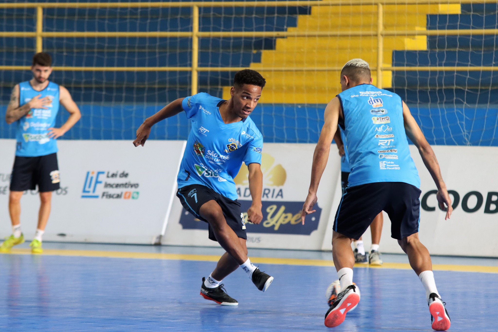 Jogadores do São José Futsal durante treinamento visando as Quartas de Final da Liga Paulista