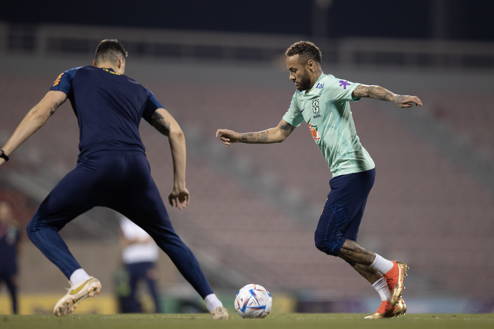 Neymar voltou a participar dos treinos da Seleção Brasileira neste sábado (3)