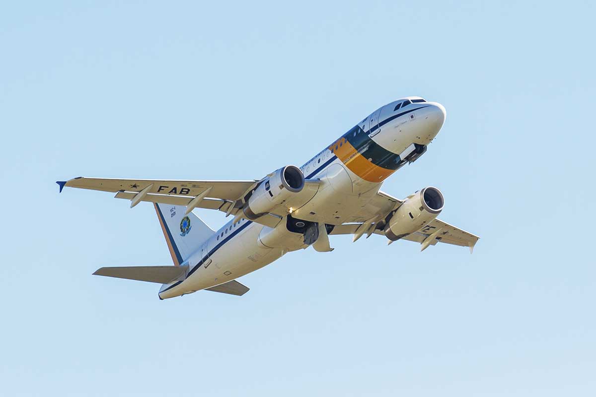Avião da FAB que leva Jair Bolsonaro para os Estados Unidos