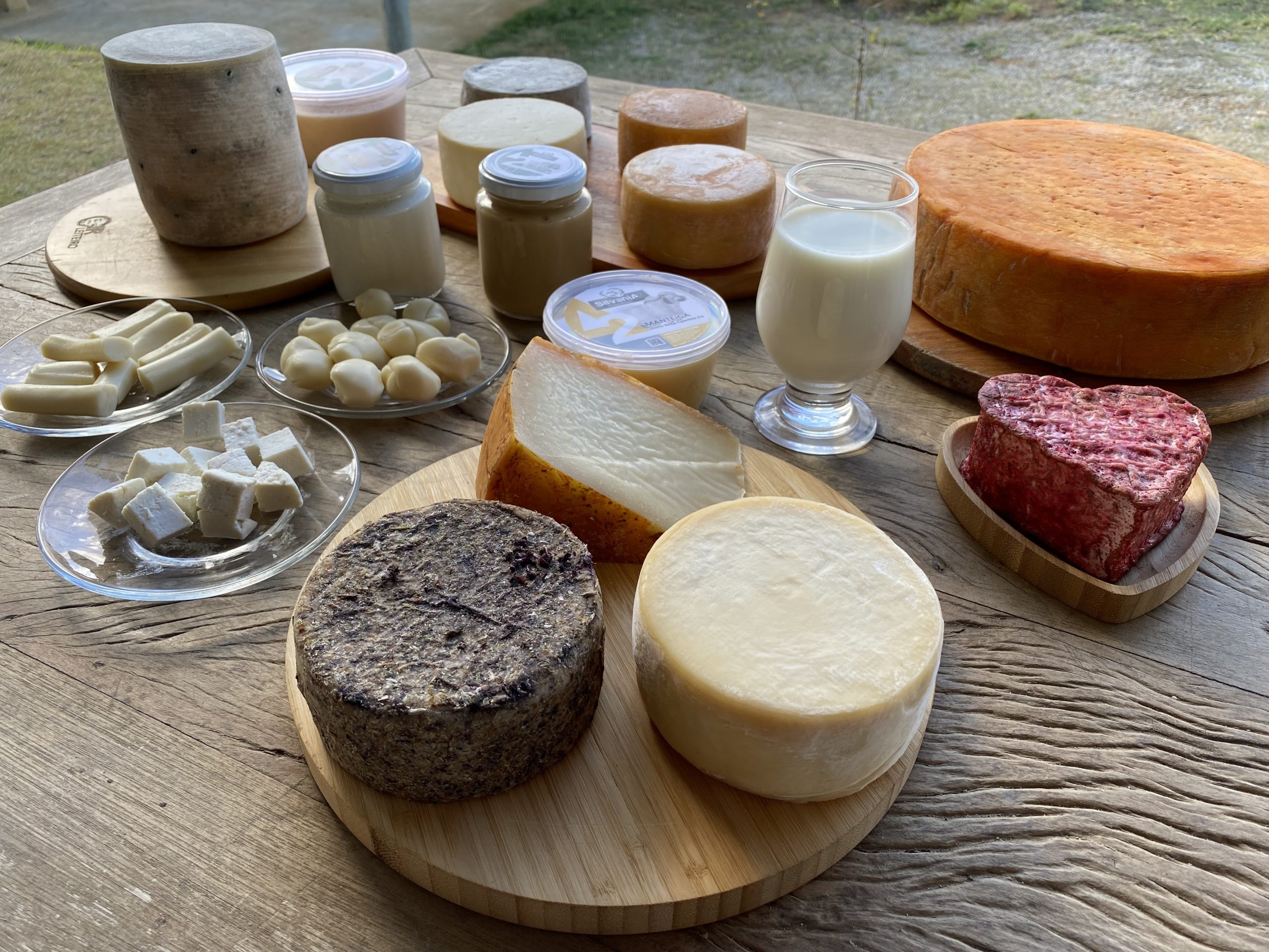 produtos artesanais de feira de produtores que acontece em caçapava e traz produtos para fim de ano