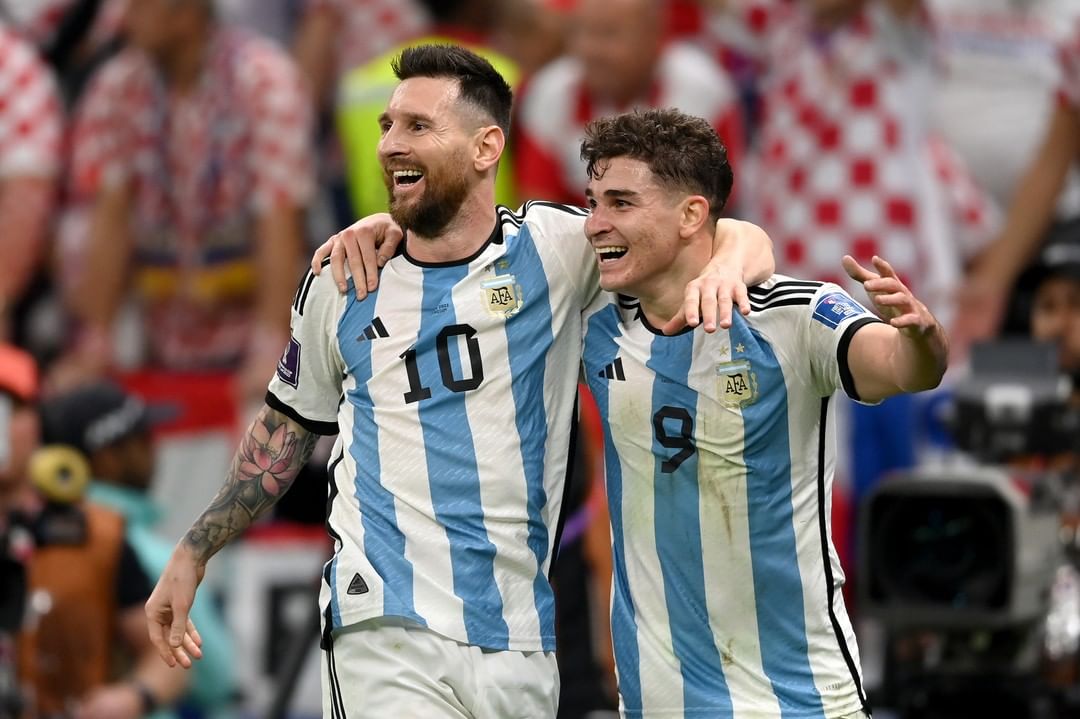 Lionel Messi e Julian Álvarez, os principais nomes da Seleção Argentina