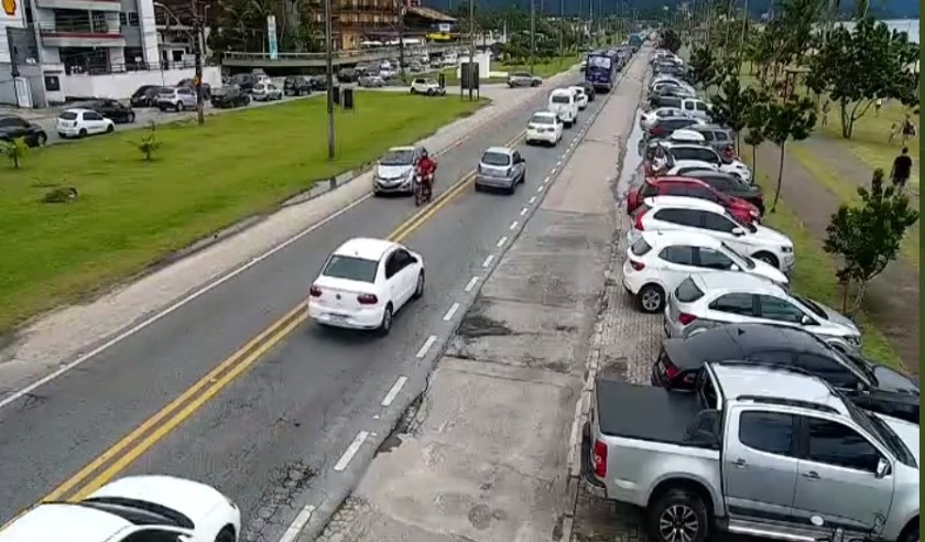 Trecho da Rio-Santos com trafego intenso