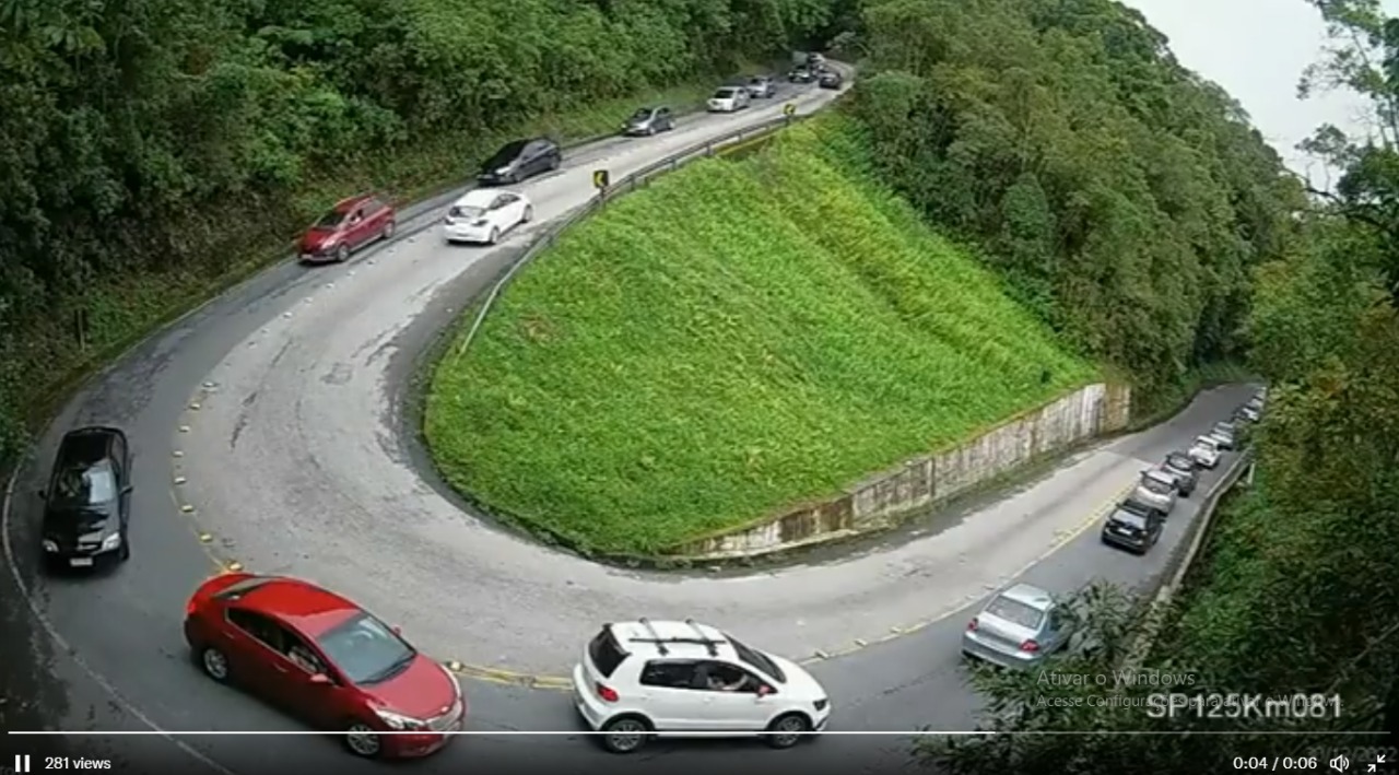 Oswaldo Cruz com trafego intenso no sentido Litoral Norte