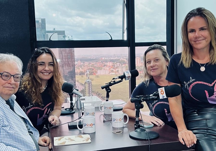 Ana Carla Figaro, Andressa Mosca e Paola Guisard, do projeot social Ajuda Invisível
