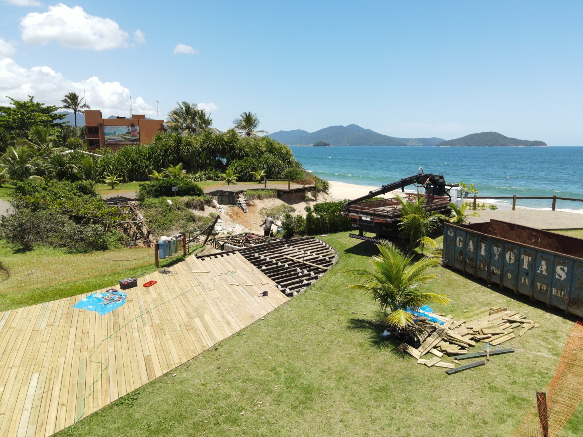 Reforma do píer do Massaguaçu, localizado na zona norte de Caraguatatuba