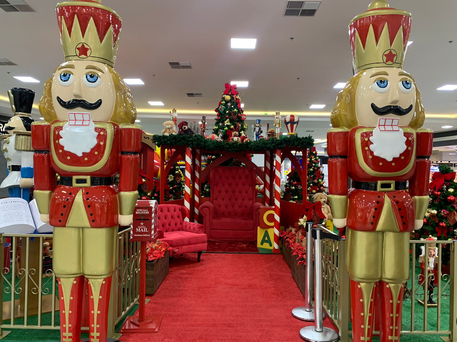 Decoração de natal no Jardim Oriente, em São José dos Campos