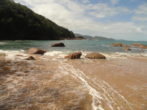 praia da raposa, uma das melhores praias desertas de ubatuba